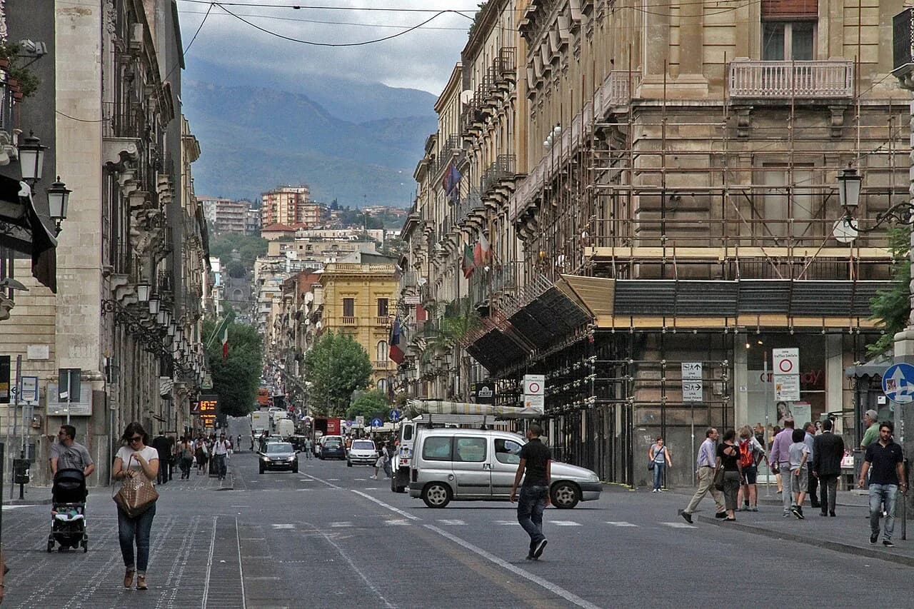 Aperitivo in Catania: Where to Go and How It Works