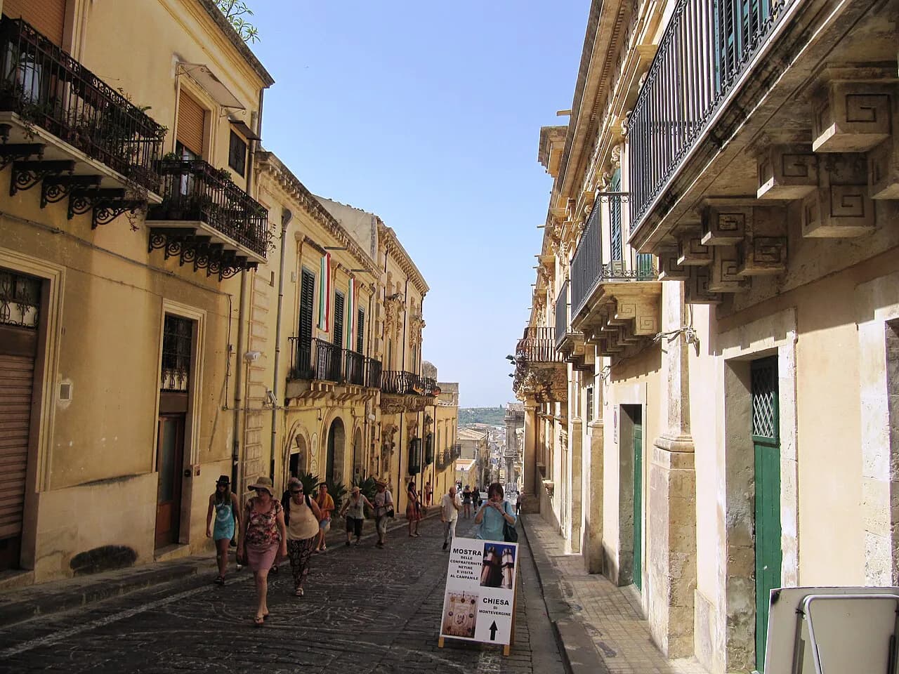 Aperitivo in Noto: Where to Drink and What to Order