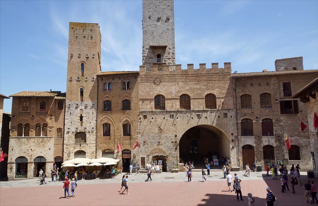 Aperitivo in San Gimignano: Where to Drink and What to Order