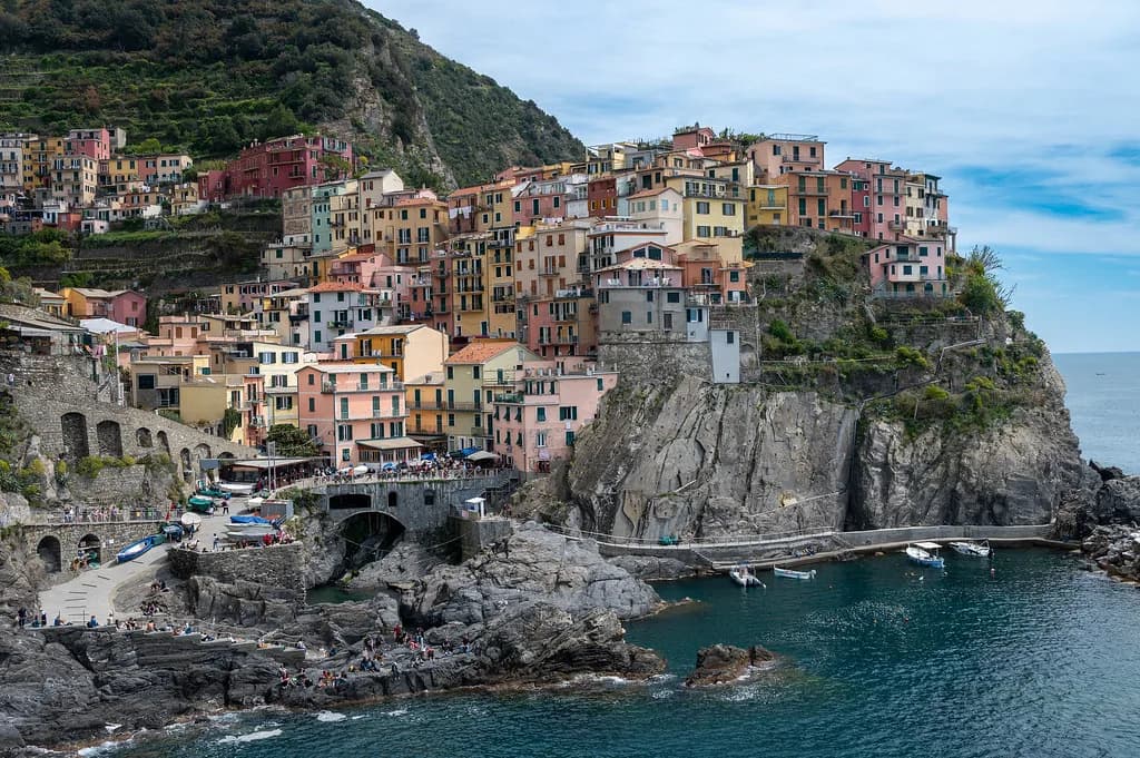Best Pizza in Manarola: La Regina di Manarola Ordering Guide