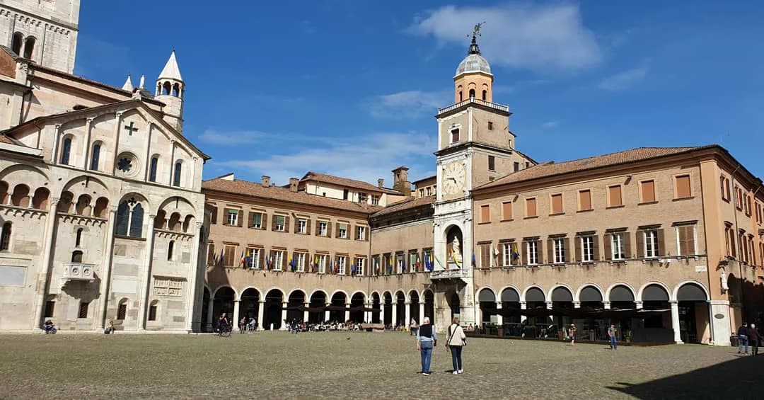 Best Pizza in Modena: Neapolitan Pizzerias Worth Your Dinner