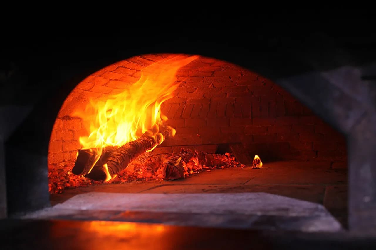 Best Pizza in Sirmione: Where to Eat It Around the Old Town