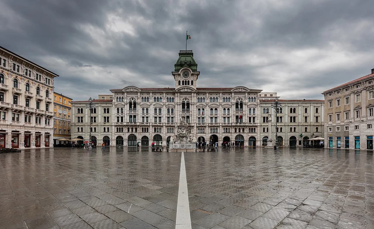 Best Pizza in Trieste: Where to Eat It and What to Order