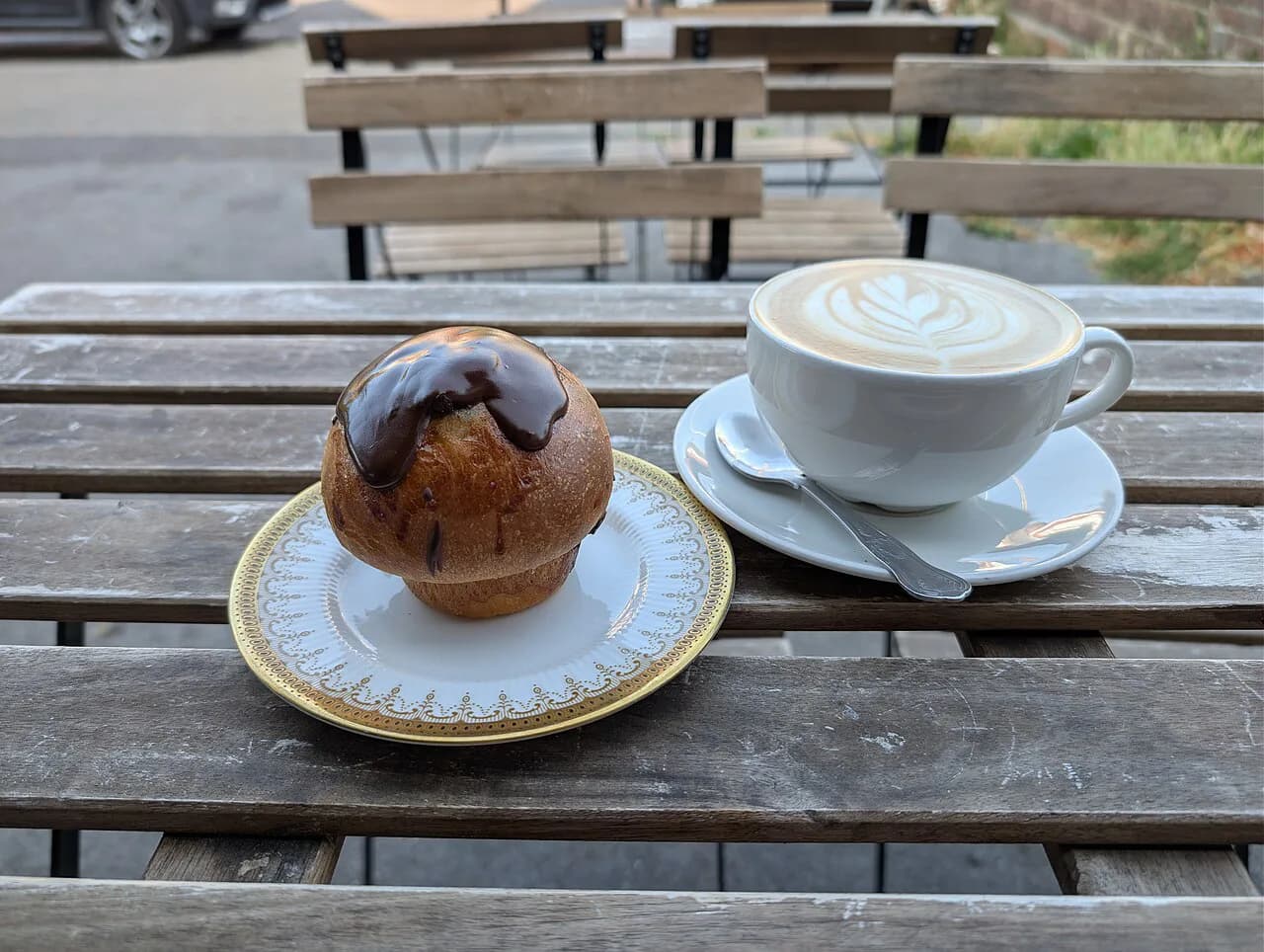 Breakfast in Noto: Granita, Brioche and Caffè Sicilia