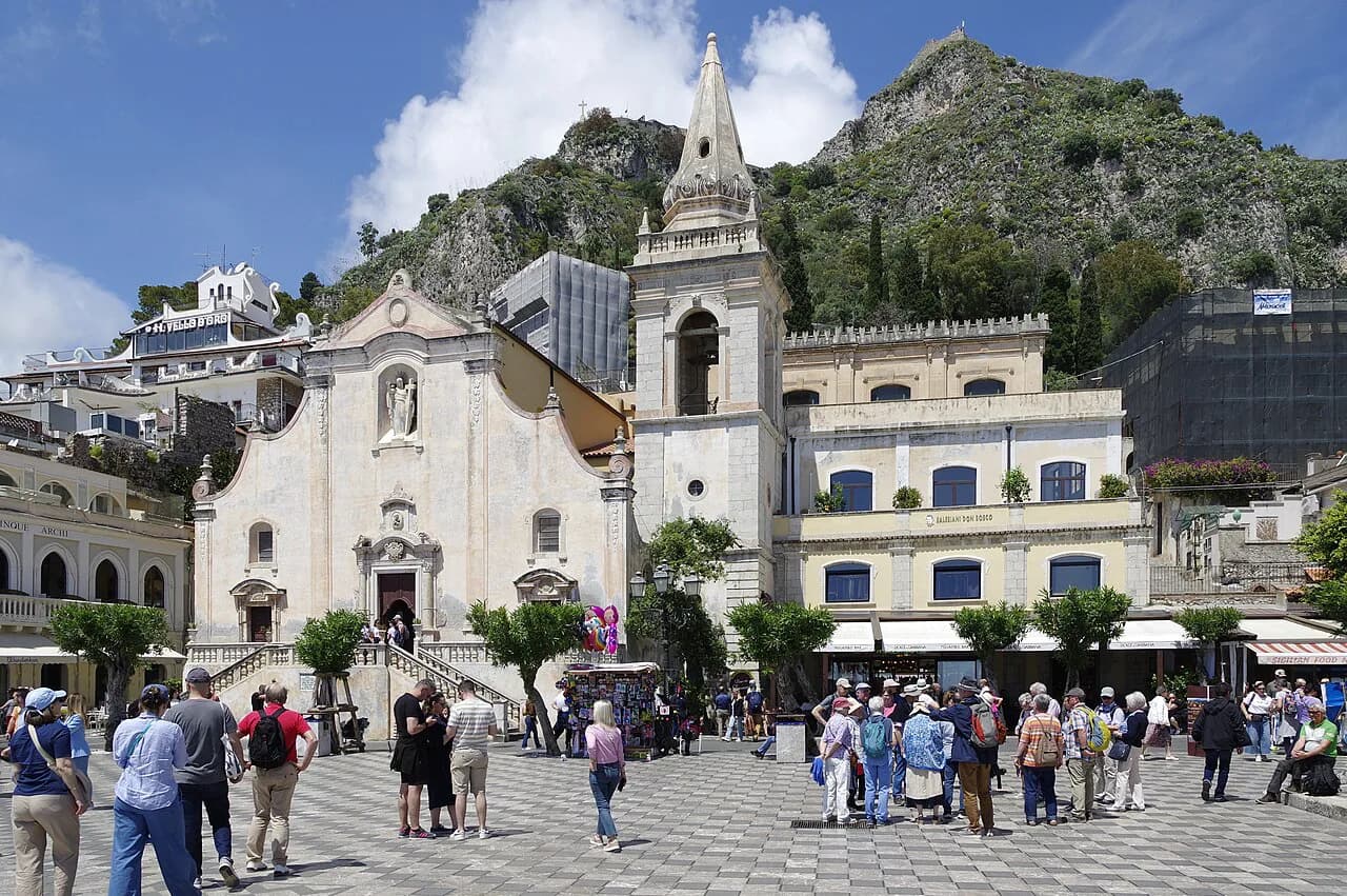 Breakfast in Taormina: Granita, Brioche and Café Mornings
