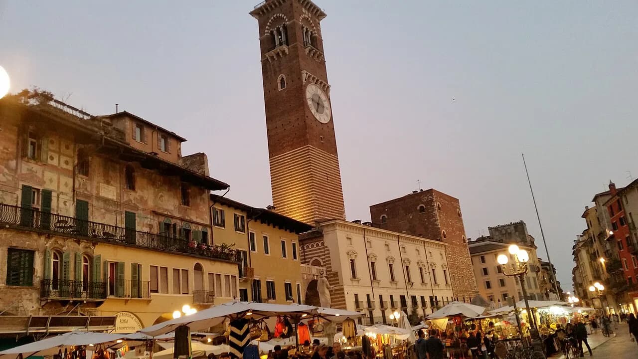 Caffè Borsari, Verona: A Coffee Bar on Corso Porta Borsari