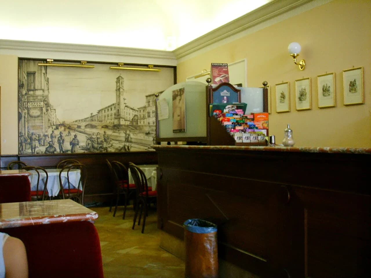 Caffè dell'Ussero, Pisa: the historic café on the Lungarno