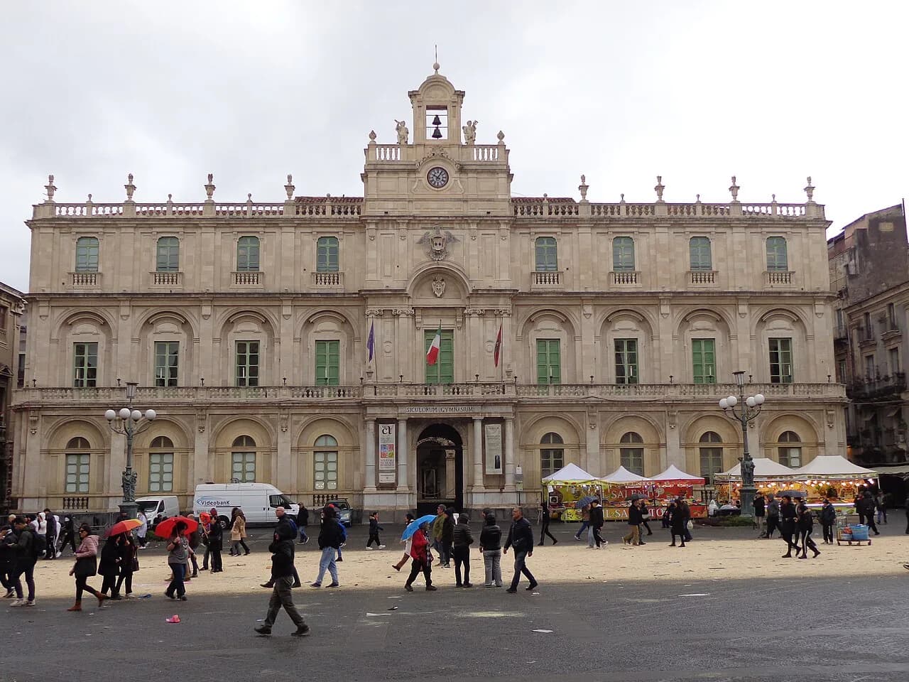 Fera 'o Luni Market, Catania: What to Eat and How to Visit