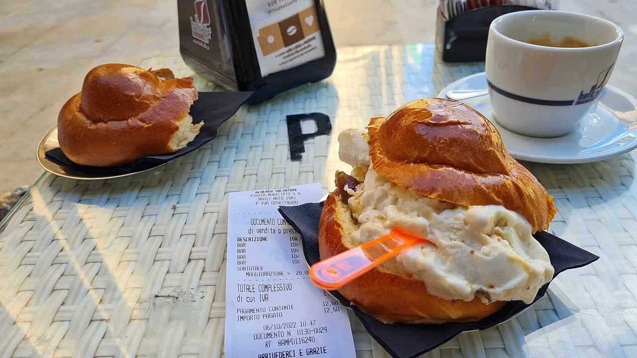 Granita in Noto: what to order and where to eat it