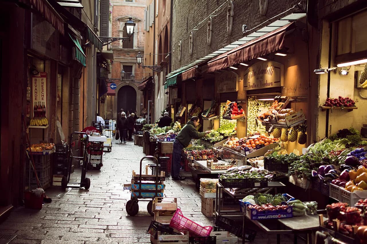 Bologna food landmarks: where to eat and drink in the old centre