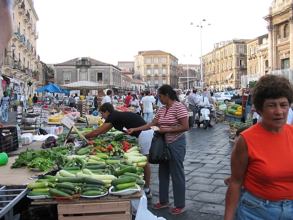 Catania food landmarks: plan your market and pasticceria stops