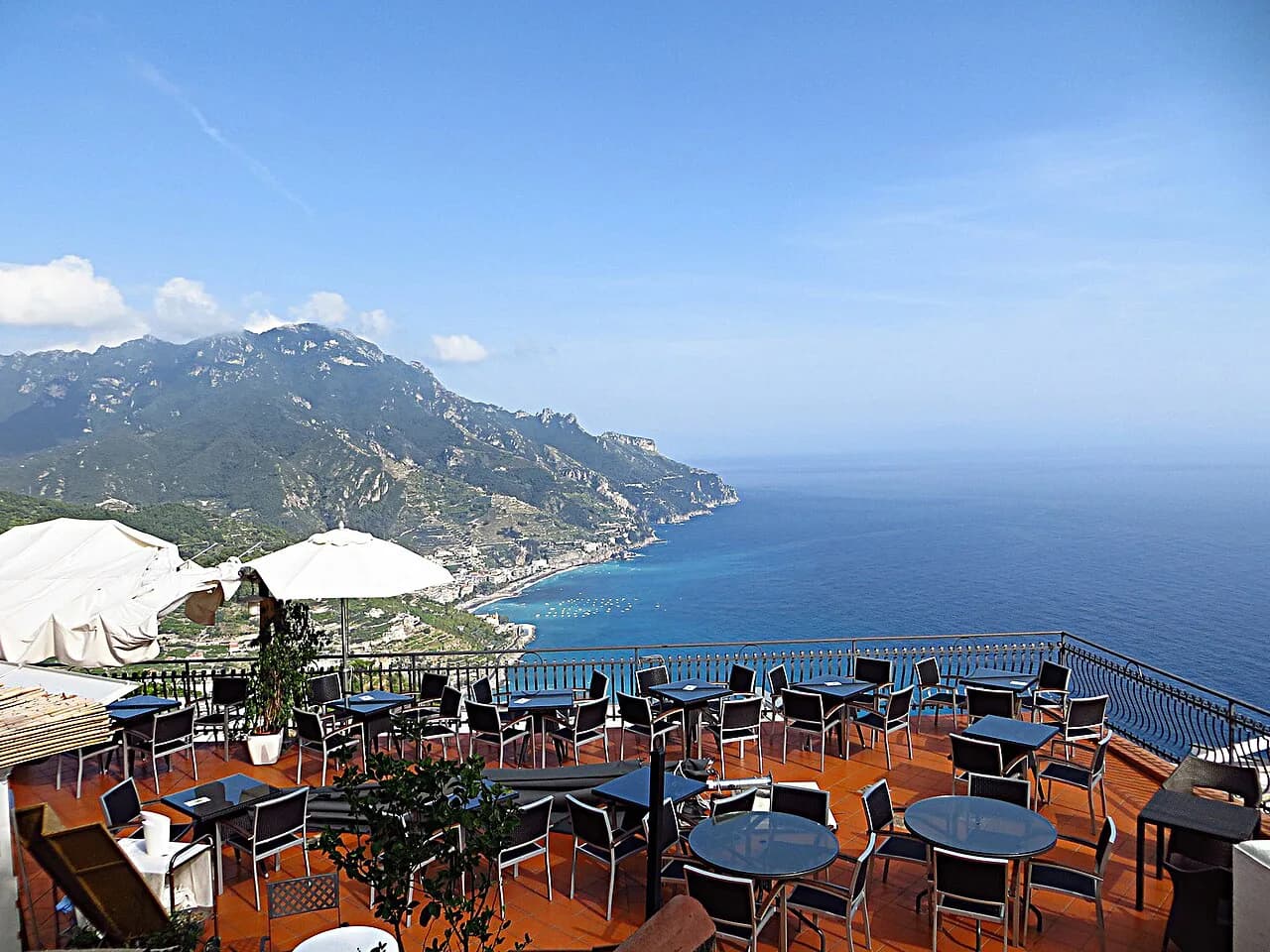 Restaurants with a View in Ravello: Where to Eat