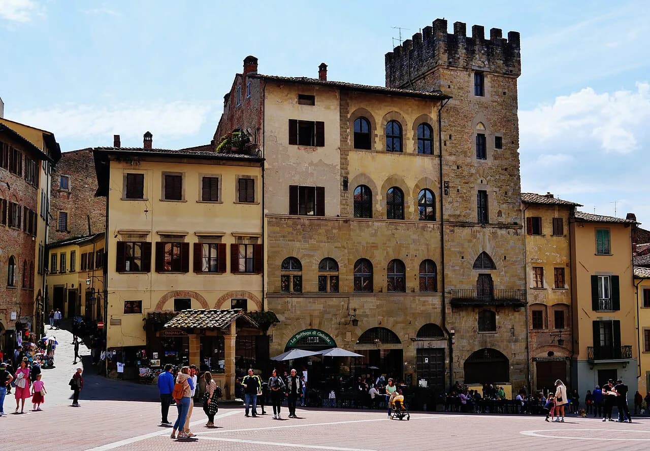 Street Food in Arezzo: Local Snacks and What to Order