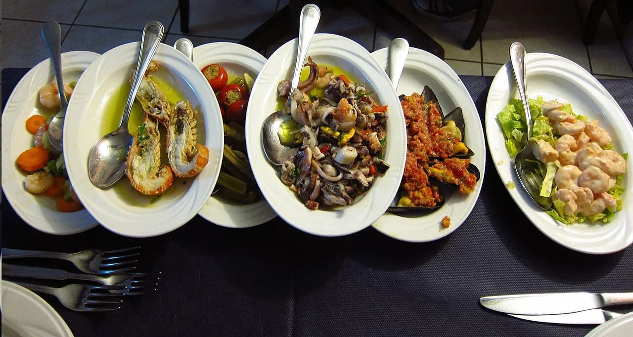 Breakfast in Cagliari: Pizzetta Sfoglia, Pastry and Caffè