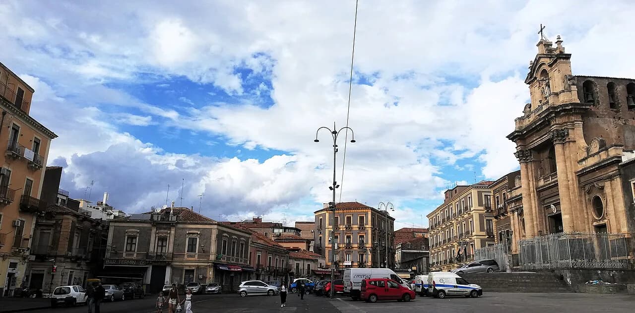 Mercato di Piazza Carlo Alberto, Catania: Fera 'ô Luni Guide