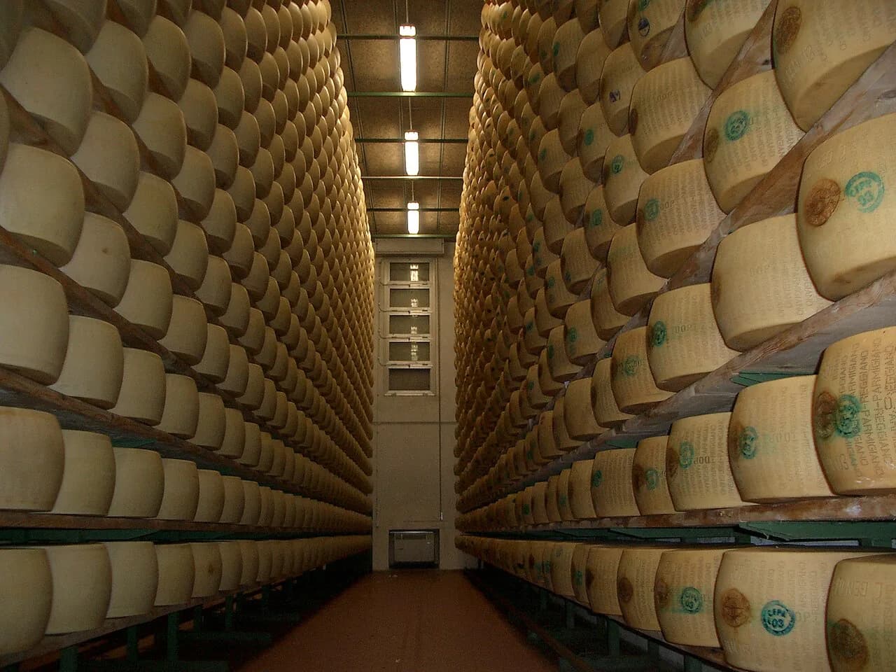 Parmigiano Reggiano: How to Taste and Buy It