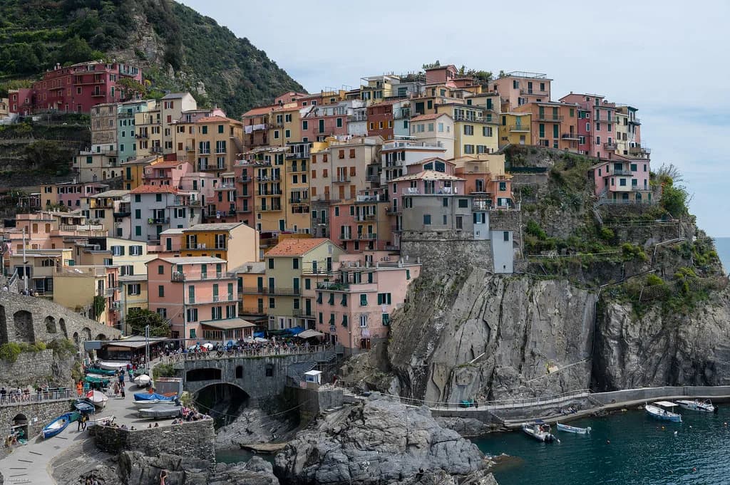 Trattorias in Manarola: Where to Eat and What to Order