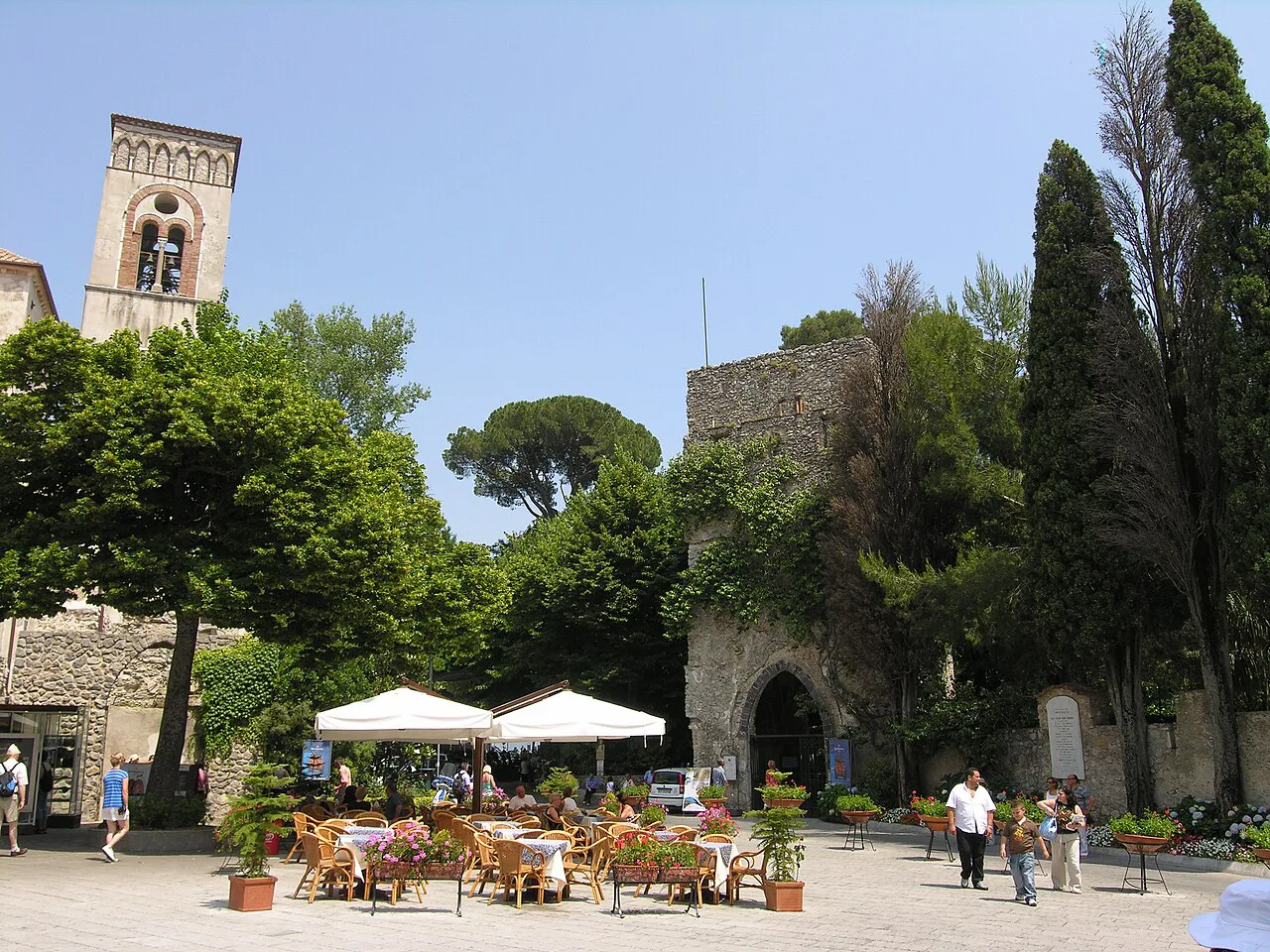 Café tables in the centre of Ravello.