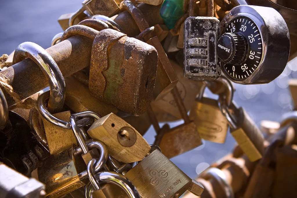 Love locks on the Via dell'Amore near Manarola.