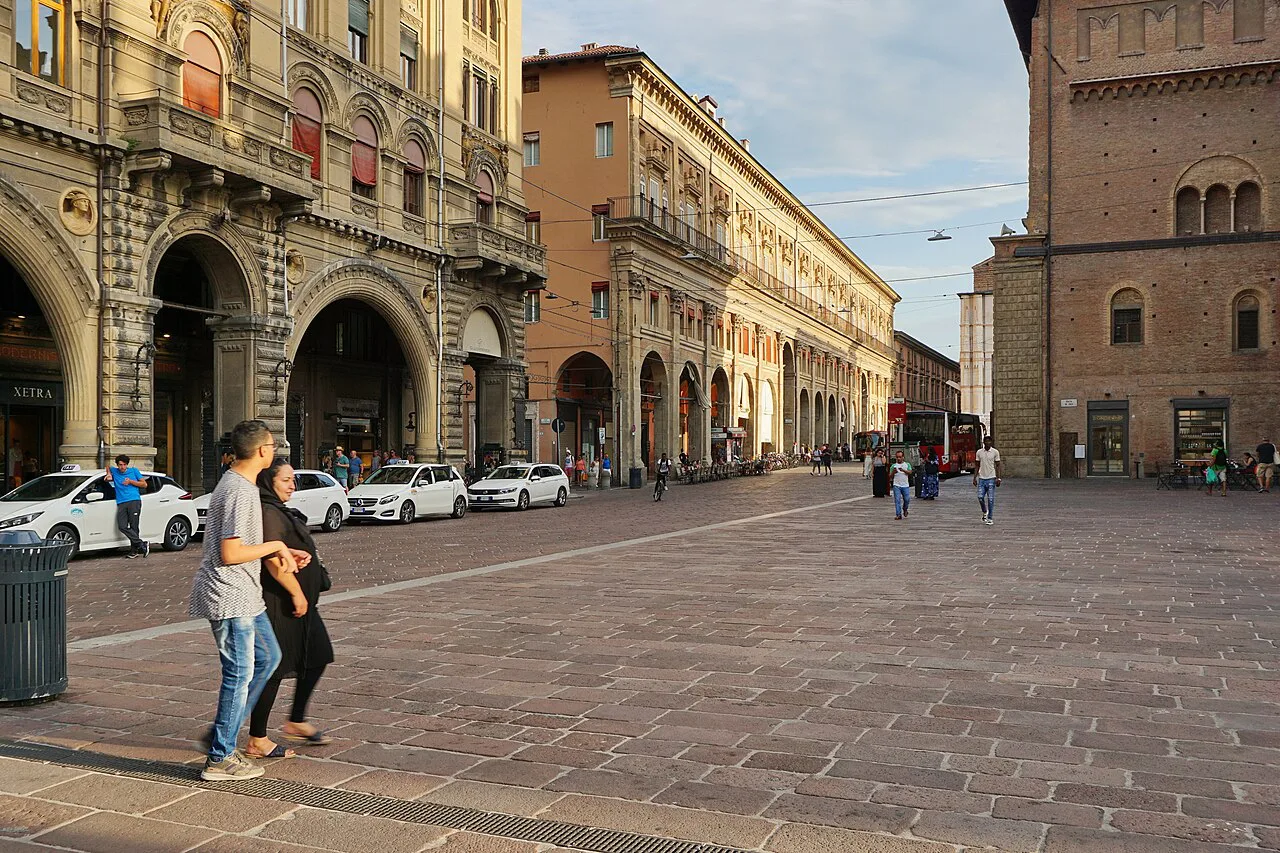 Street by Piazza Re Enzo in Bologna.
