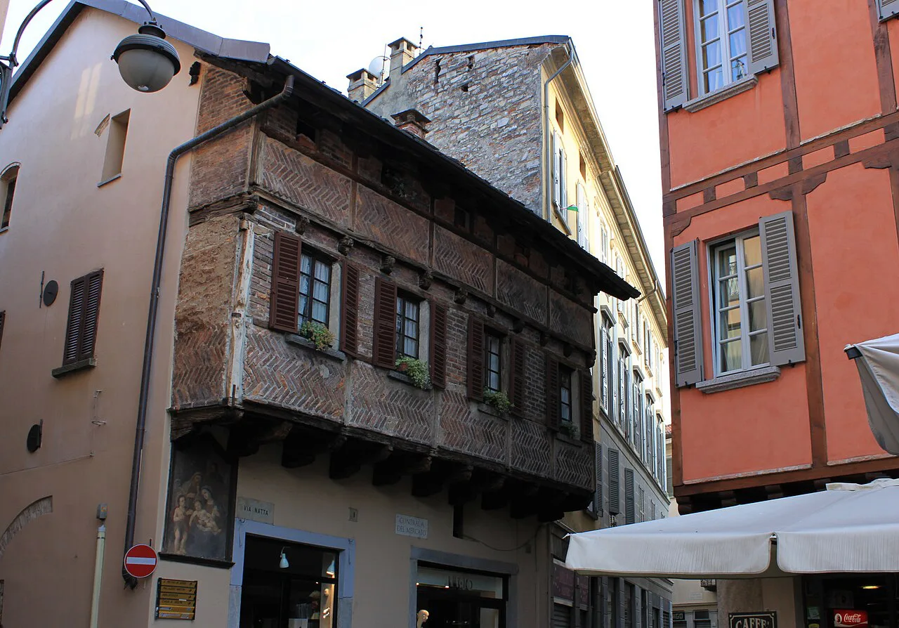 Piazza San Fedele in Como.