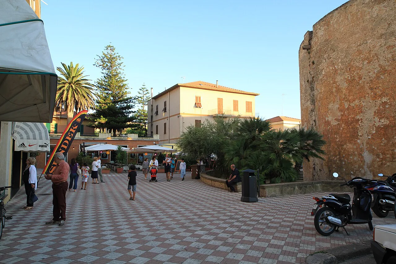 Piazza Torre di San Giovanni in Alghero.