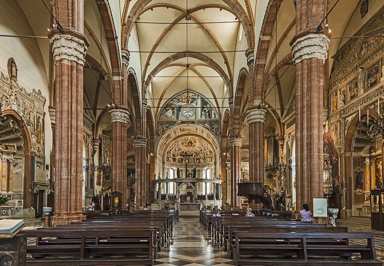 Nave of Verona cathedral.