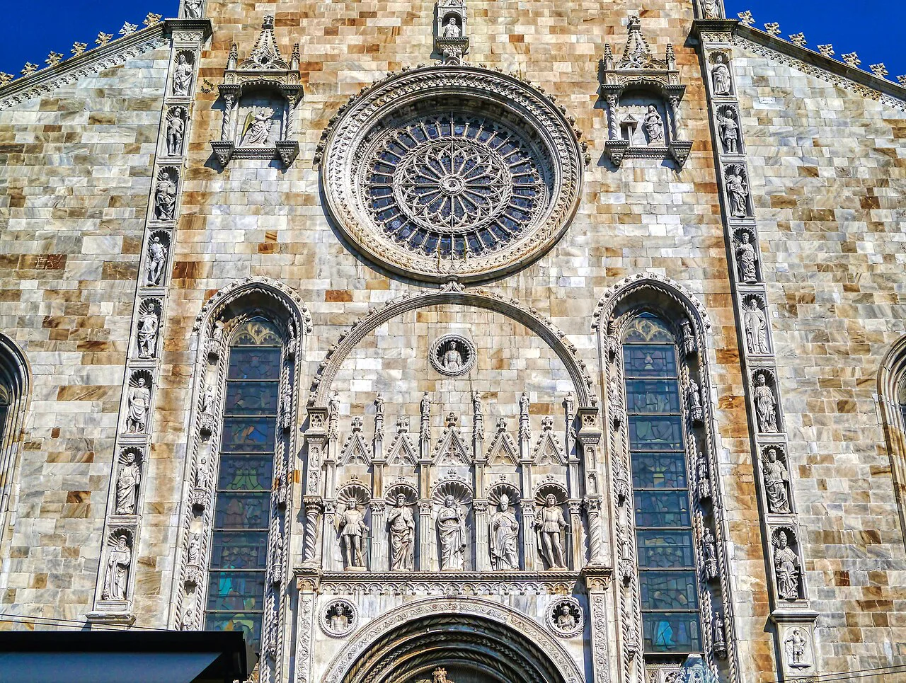 Como Cathedral facade.