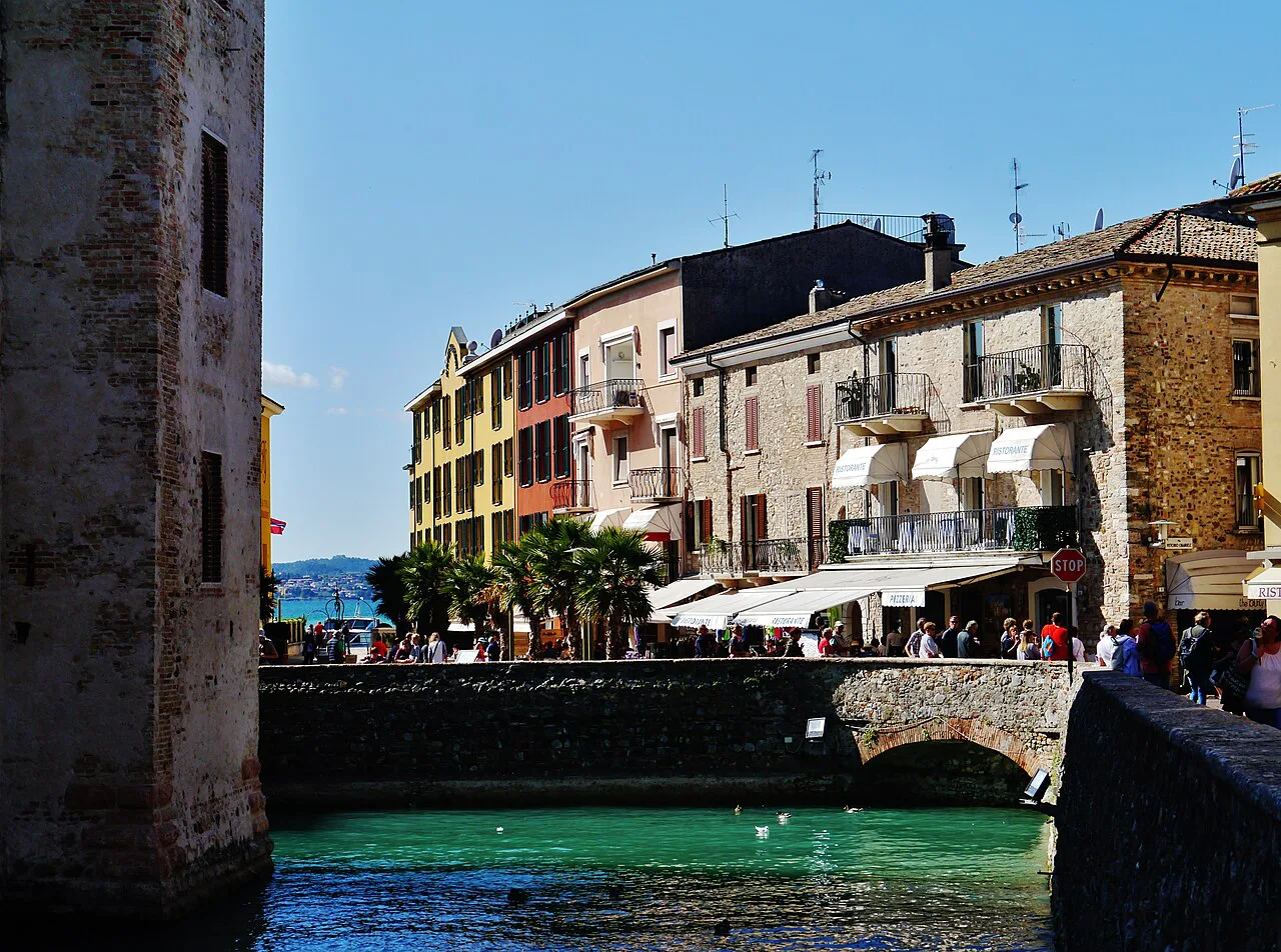 Canal beside Piazza Castello in Sirmione.