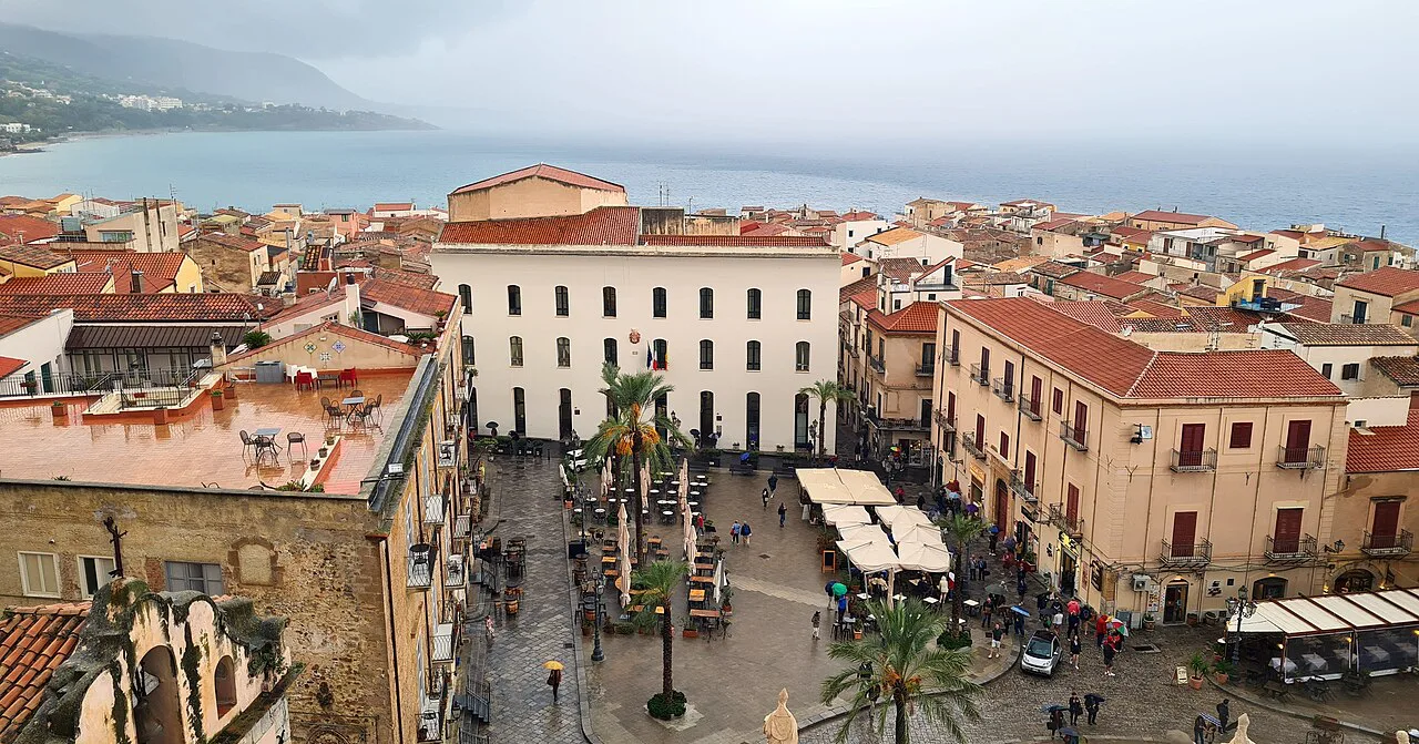 Piazza del Duomo in Cefalù.