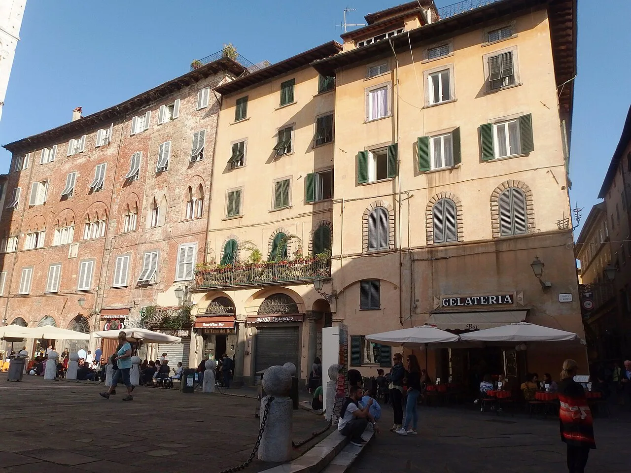 Piazza San Michele in Lucca.