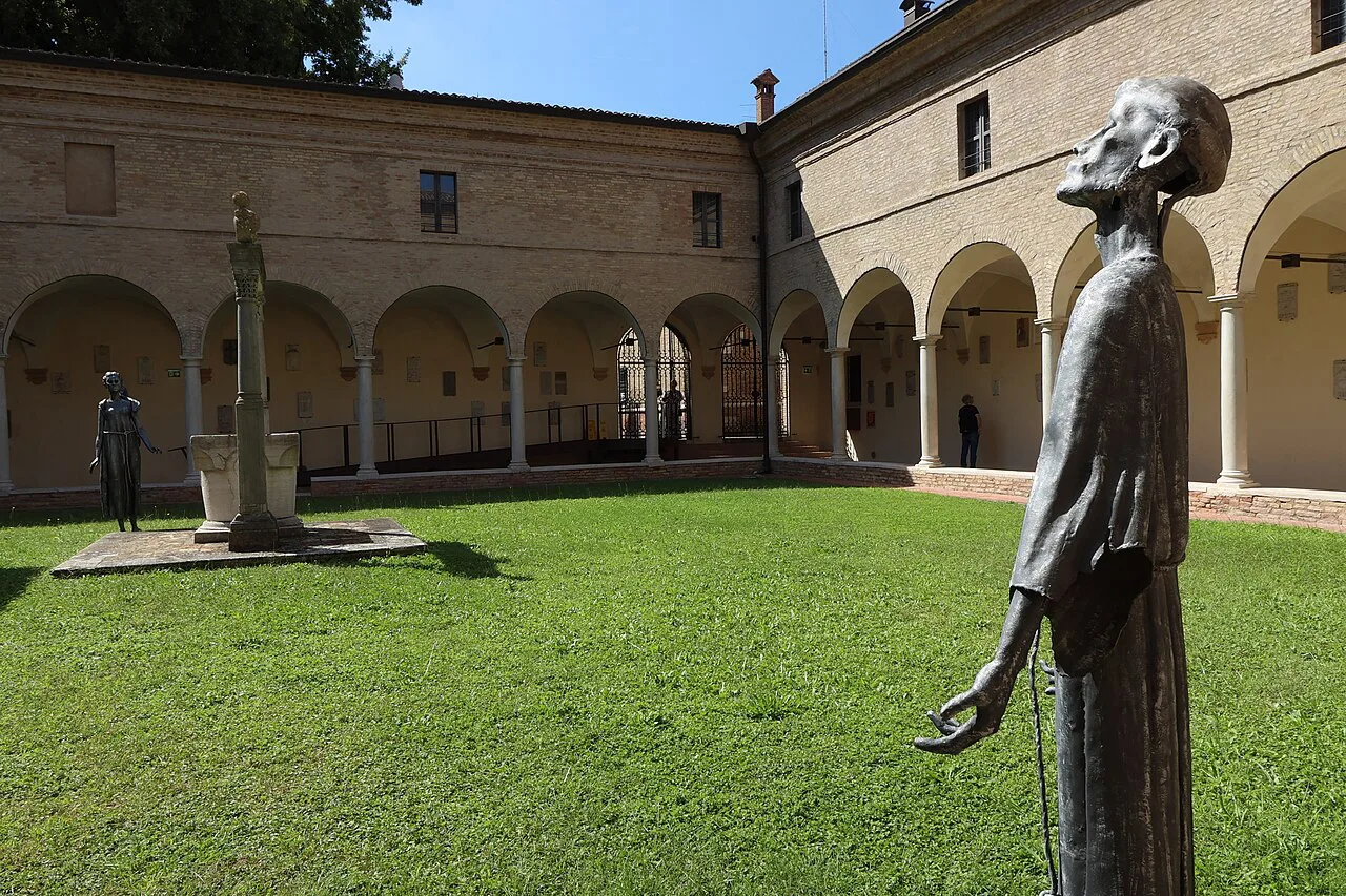 Cloister of the Dante museum in Ravenna.