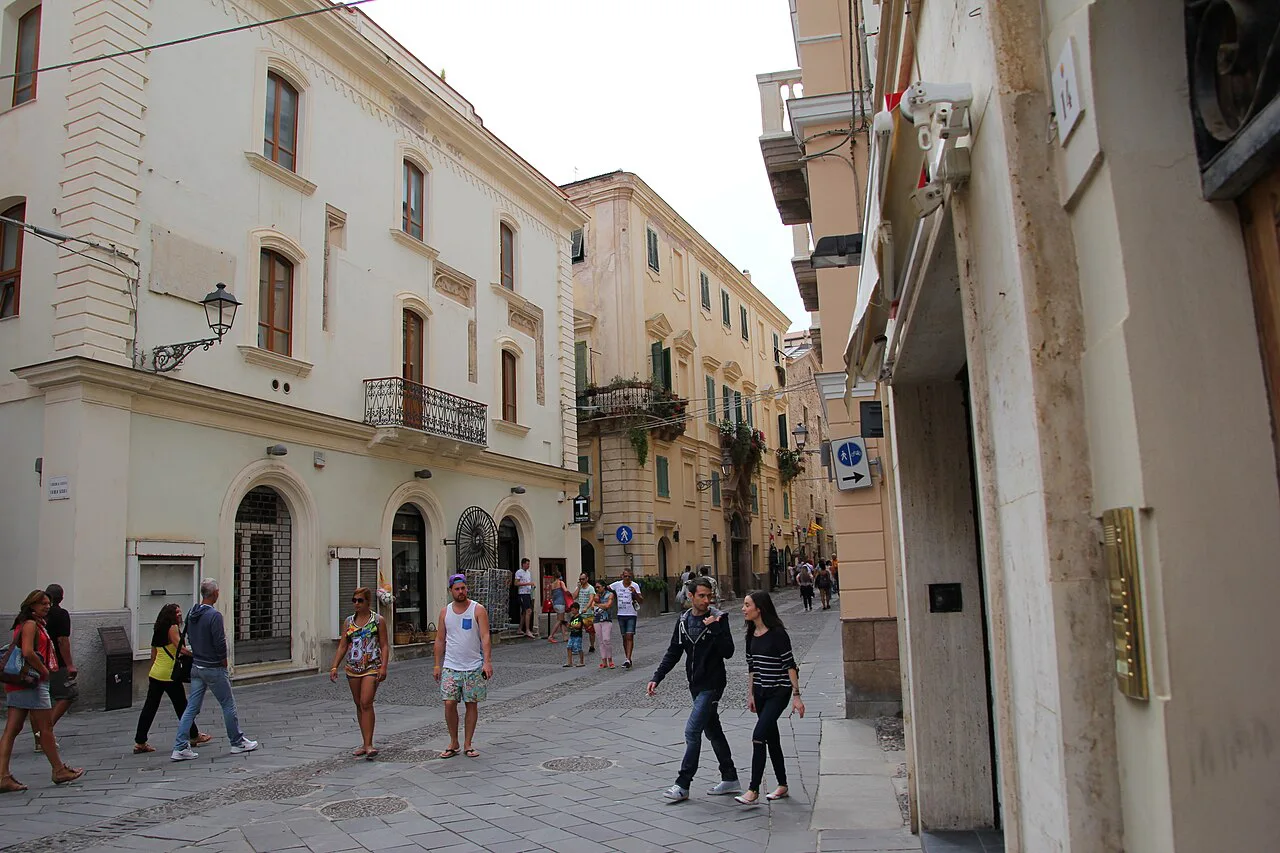 Old-town street off Piazza Civica in Alghero.