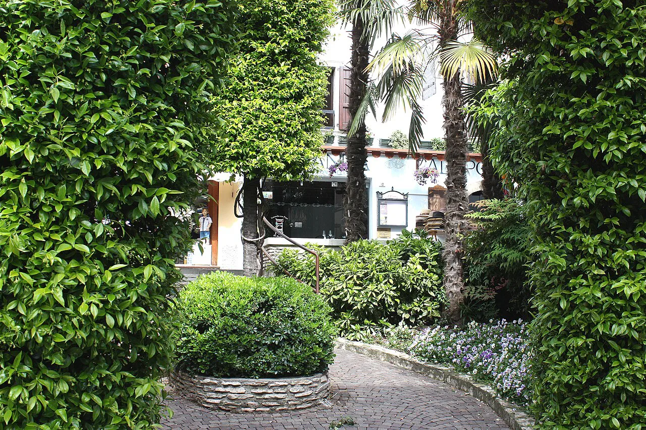 Garden restaurant in Sirmione.