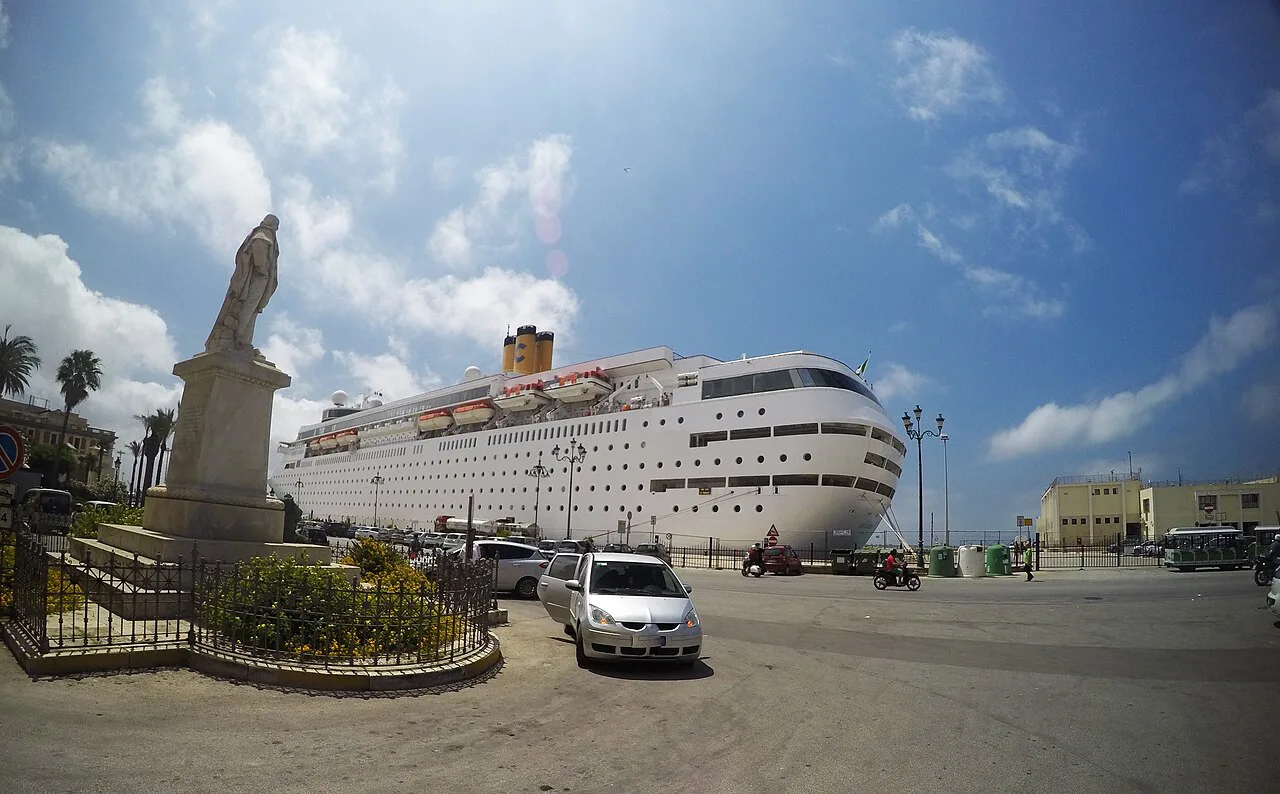 Piazza Garibaldi on the Trapani waterfront.