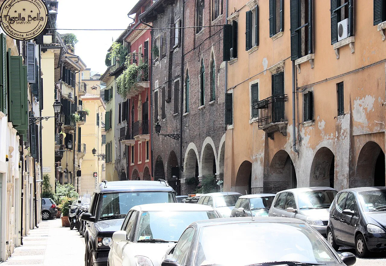 Via Sottoriva in Verona.