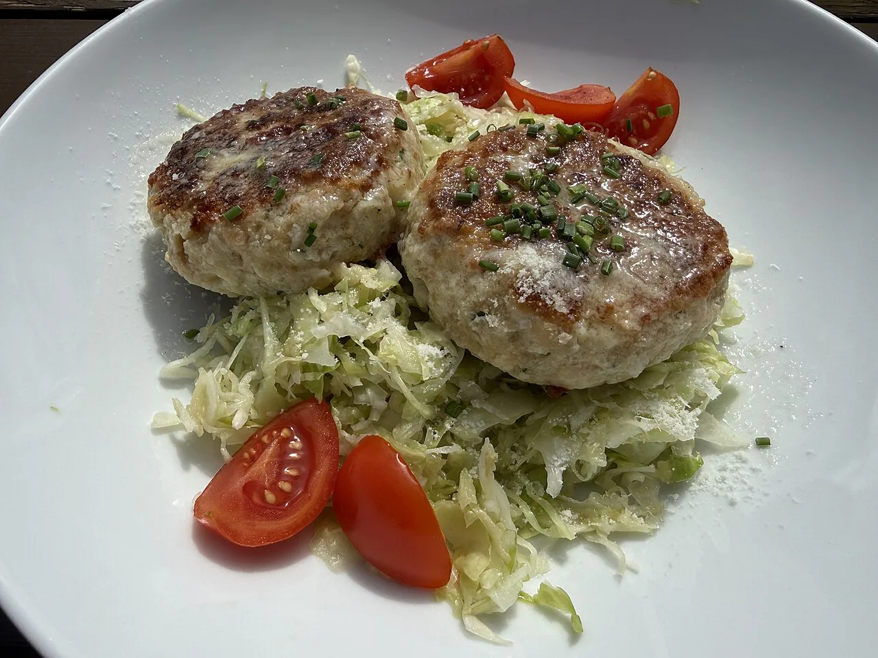 Kaspressknodel with salad.