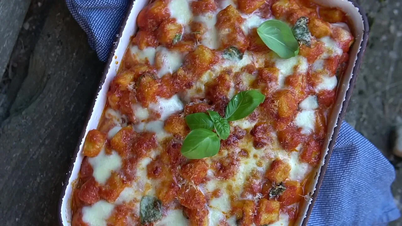 Baked gnocchi with tomato and mozzarella.