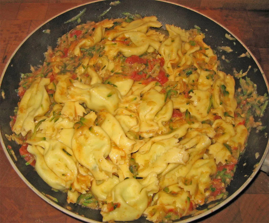 Stuffed pasta parcels with ricotta and basil.