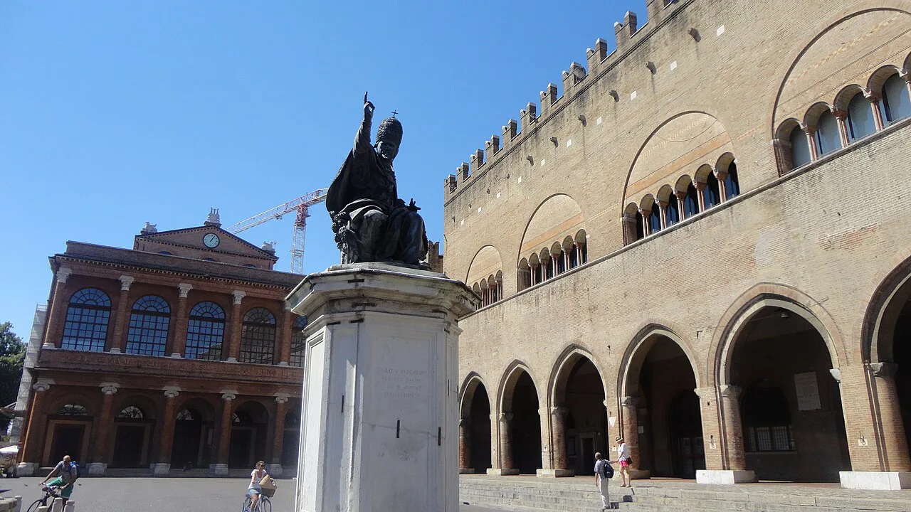 The statue in Piazza Cavour, Rimini.