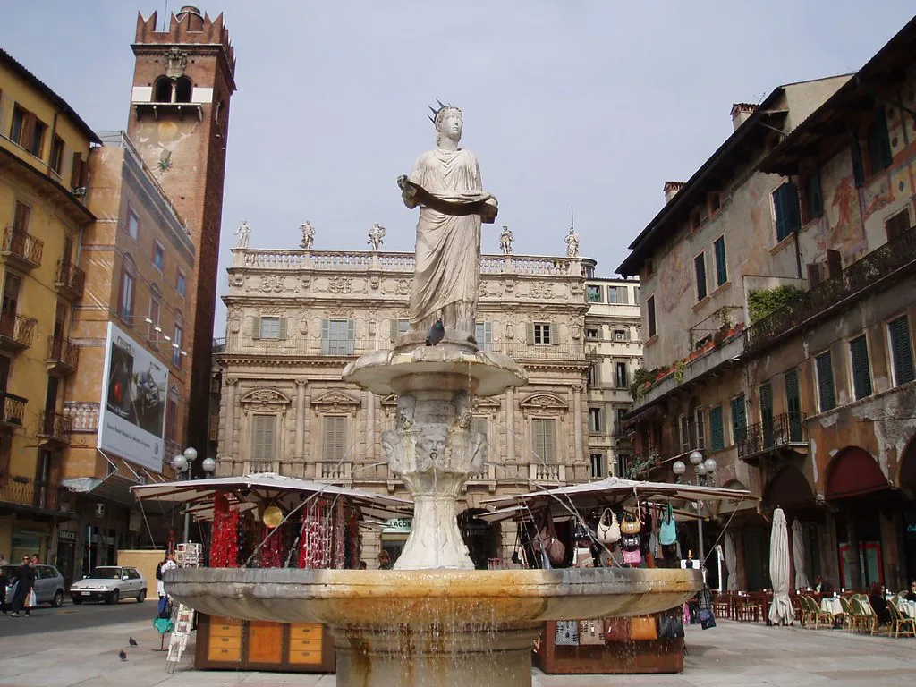 The market around the Madonna Verona fountain in Piazza delle Erbe.