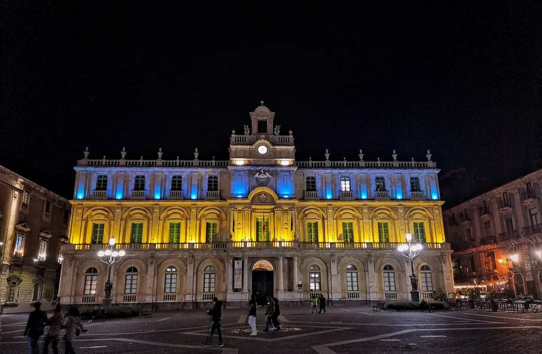Piazza dell'Università in Catania at night.