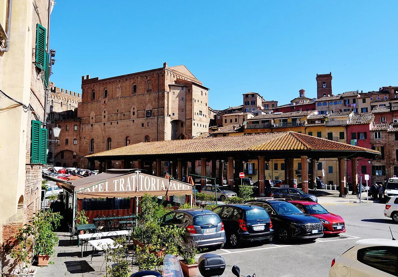 Piazza del Mercato in Siena.