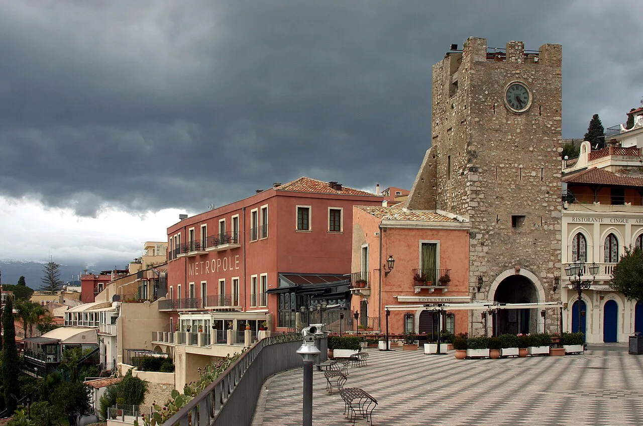 Piazza IX Aprile in Taormina.