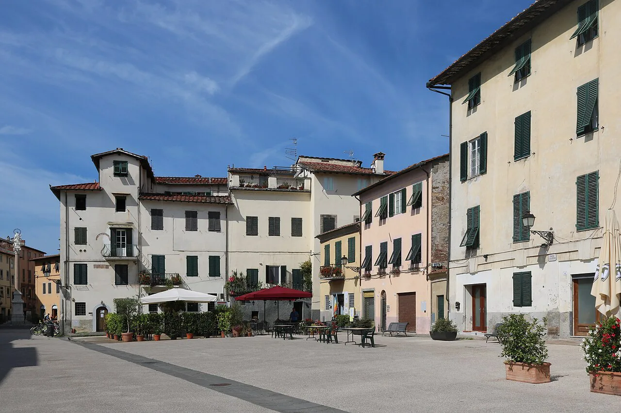 Piazza San Francesco in Lucca.