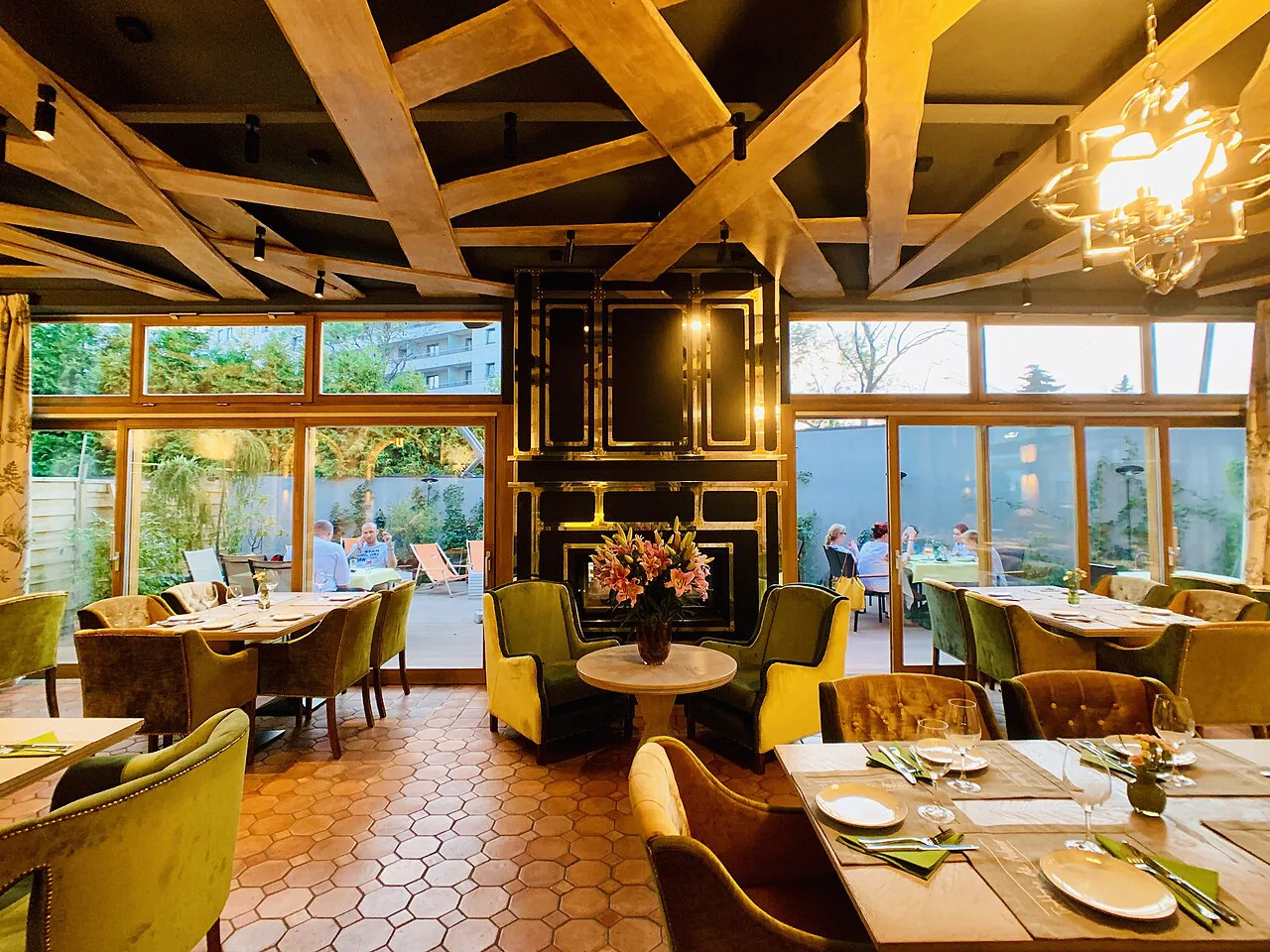 The dining room of a trattoria.