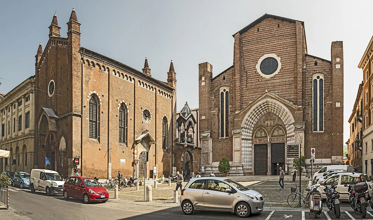 Piazza Sant'Anastasia in Verona.